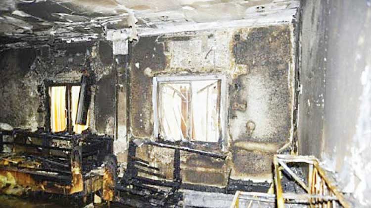 തീ​പി​ടി​ത്തം: ഏ​ഴു​പേ​ർ​ക്ക്​ പൊ​ള്ള​ലേ​റ്റു