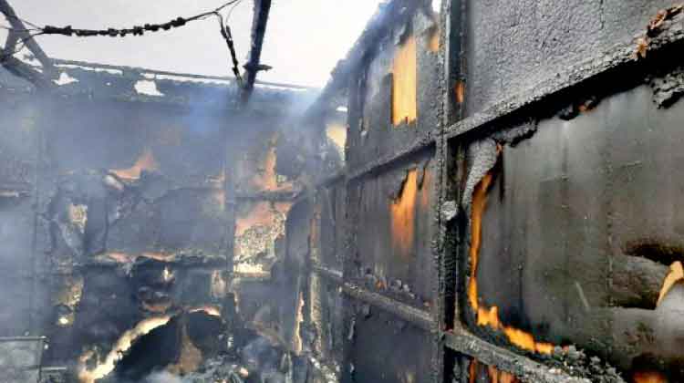 താ​ൽ​ക്കാ​ലി​ക താ​മ​സ സ്​​ഥ​ല​ത്ത്​ തീ​പി​ടി​ത്തം 