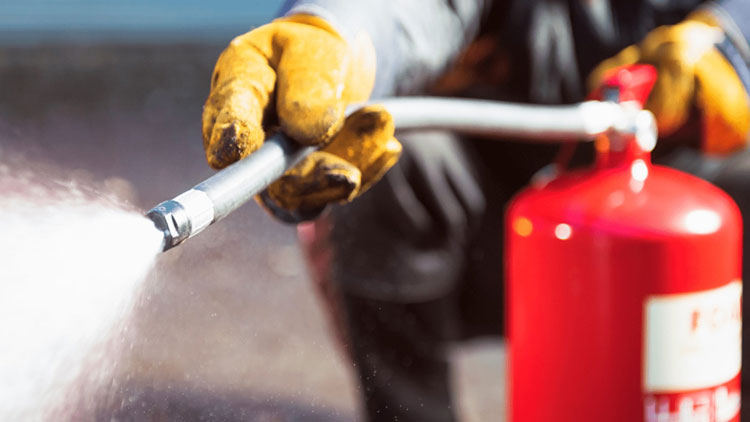 ഷാര്‍ജയില്‍ കെട്ടിടത്തില്‍ തീപിടിത്തം