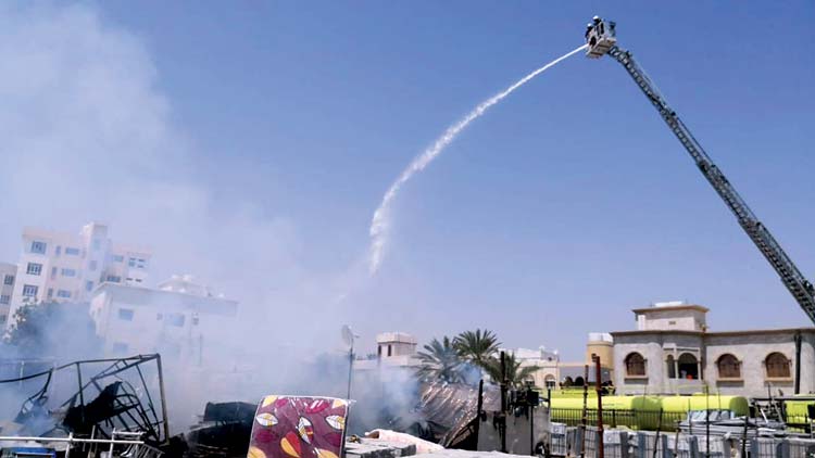 അ​ൽ ഗൂ​ബ്ര​യി​ൽ വ​ൻ തീ​പി​ടി​ത്തം