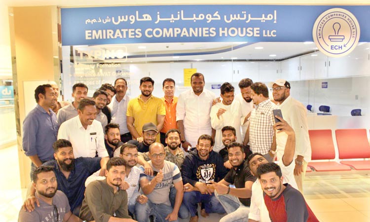 ഫി​റോ​സ് കു​ന്നും​പ​റ​മ്പി​ലി​ന്  സ്വീ​ക​ര​ണം ന​ൽ​കി