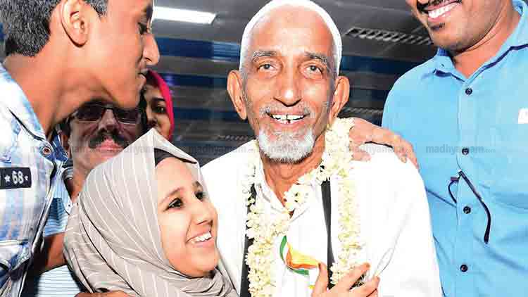 ഹാജിമാരുടെ ആദ്യസംഘം മടങ്ങിയെത്തി