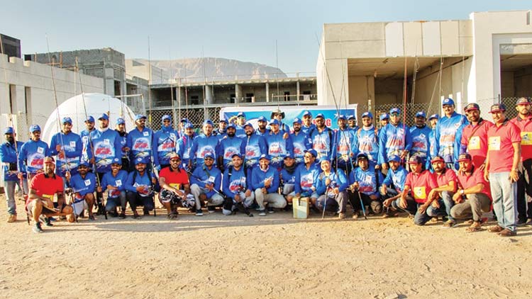 മ​സ്‌​ക​ത്ത് ആം​ഗ്ലേ​ഴ്‌​സ്; ചൂണ്ടകൾ കോർ​െത്തടുത്ത സൗഹൃദക്കൂട്ടായ്​മ