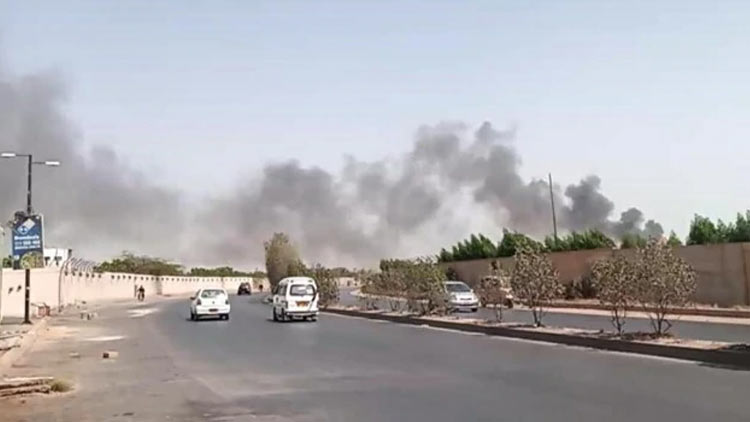 കറാച്ചി വിമാനാപകടം; 66 മരണം