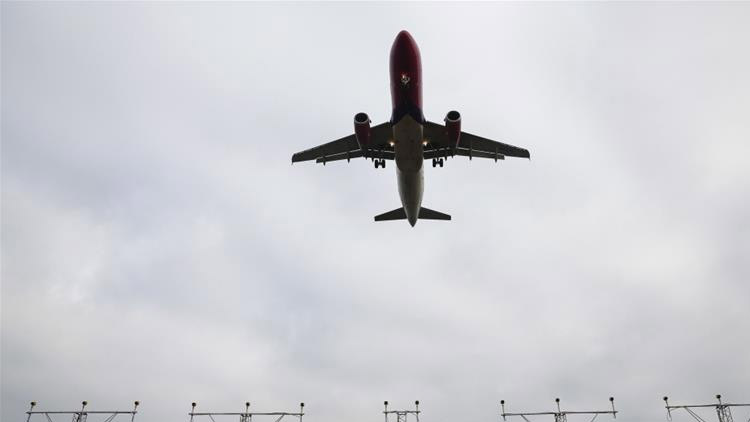 ഇ​റാ​ൻ വി​മാ​ന​ത്തി​ന​രി​കെ അ​പ​ക​ട​ക​ര​മാ​യ നി​ല​യി​ൽ യു.​എ​സ്​ യു​ദ്ധ​വി​മാ​നം