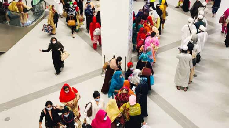 27 വിമാനങ്ങളിൽ 4,815 വിദേശികൾ തിരിച്ചുപോയി 27 വിമാനങ്ങളിൽ 4,815 വിദേശികൾ തിരിച്ചുപോയി