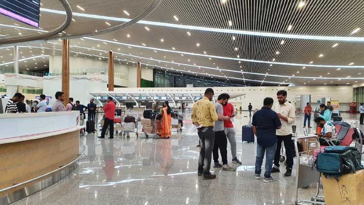 കുവൈത്ത്: വിമാനമില്ല; നാട്ടിൽ കുടുങ്ങിയവർ നിരാശയിൽ കുവൈത്ത്: വിമാനമില്ല; നാട്ടിൽ കുടുങ്ങിയവർ നിരാശയിൽ