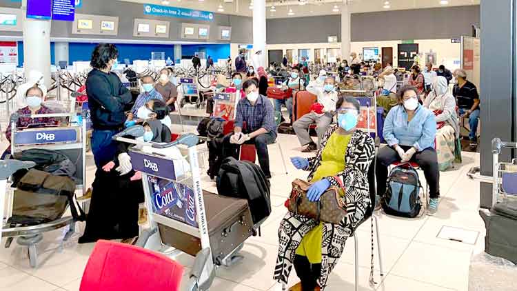 മൂ​ന്നാം വി​മാ​ന​വും നാ​ട്ടി​ലെ​ത്തി