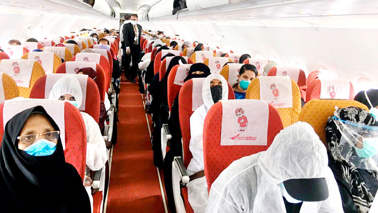 നാ​ട്ടി​ലേ​ക്ക്​ തി​രി​ച്ച ആ​ദ്യ സം​ഘം മ​ല​യാ​ളി​ക​ളു​ടേ​ത്​​