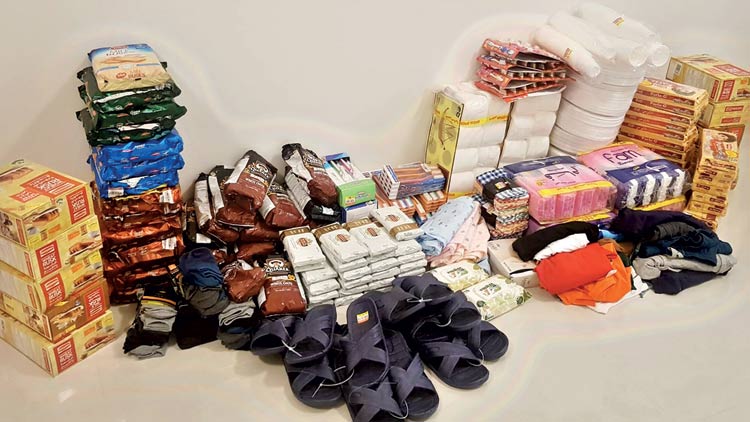 ന​മ്മ​ൾ ചേ​ർ​ത്തു പി​ടി​ക്കും, കേരളം അ​തി​ജീ​വി​ക്കും