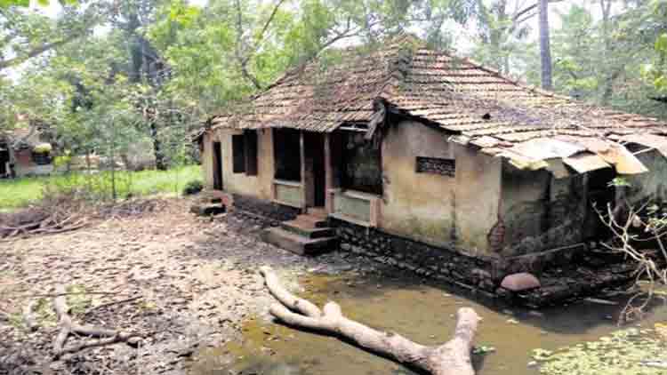 മഴക്കെടുതി: വീടുകളുടെ പുനർനിർമാണം ജൂണിന് മുമ്പ് പൂർത്തിയാക്കാൻ ഉത്തരവ്