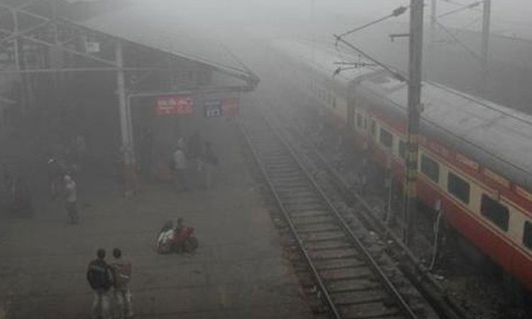 അതിശൈത്യം തുടരുന്നു; ​30 ഓളം ട്രെയിനുകൾ വൈകും