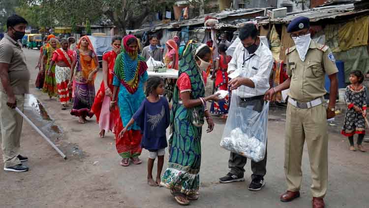 വിശക്കുന്നവർ വരി നിൽക്കുന്നു; മിച്ചം അരി സാനി​െറ്റെസർ ഉൽപാദനത്തിന്