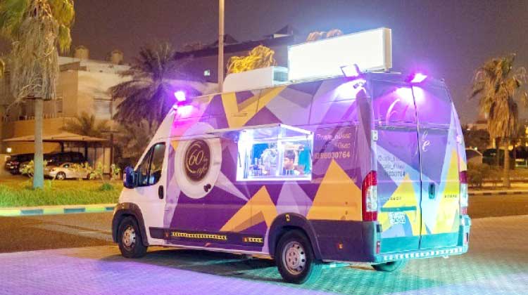 ത​രം​ഗ​മാ​യി ഫു​ഡ്​ ട്ര​ക്കു​ക​ൾ