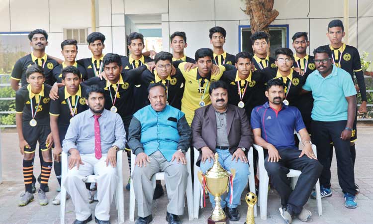 സി.​ബി.​എ​സ്.​ഇ ഫു​ട്​​ബാ​ൾ: മു​ല​ദ​യും  മ​സ്​​ക​ത്തും ജേ​താ​ക്ക​ൾ