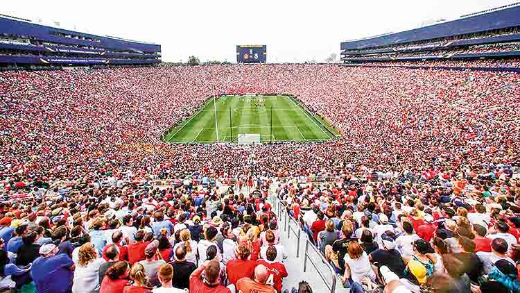 ഗാ​ല​റി​ക​ളു​ണ​രാ​ൻ കാ​ത്തി​രി​ക്ക​ണം