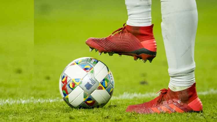 ലോക്​ഡൗൺ ലംഘിച്ച്​ ഫുട്​ബാൾ: 20 ​​പേർക്കെതിരെ കേസ്​