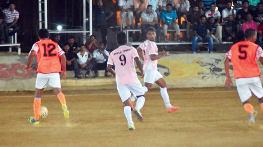 ബ്ലാസ്​റ്റേഴ്‌സ് ഫുട്്ബാൾ: സൂപ്പർ ലീഗിൽ സമനില