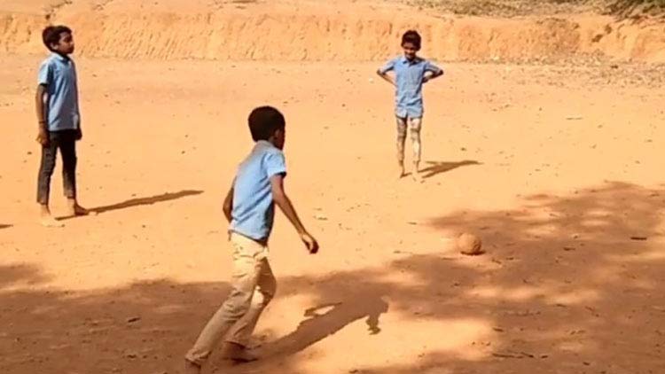 വൈറലായ ഫ്രീകിക്ക് വിഡിയോയിലെ നാൽവർ സംഘം ഇവരാണ് VIDEO