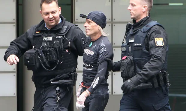 അനുമതിയില്ലാതെ കെട്ടിടത്തിൽ കയറി; ഫ്രഞ്ച്​ സ്​പൈഡർമാൻ അറസ്​റ്റിൽ