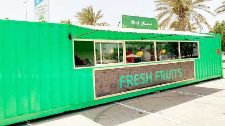 പ​ഴം, പ​ച്ച​ക്ക​റി വി​ൽ​പ​ന​ക്ക്​ ഫു​ഡ്​ ട്ര​ക്കു​ക​ൾ