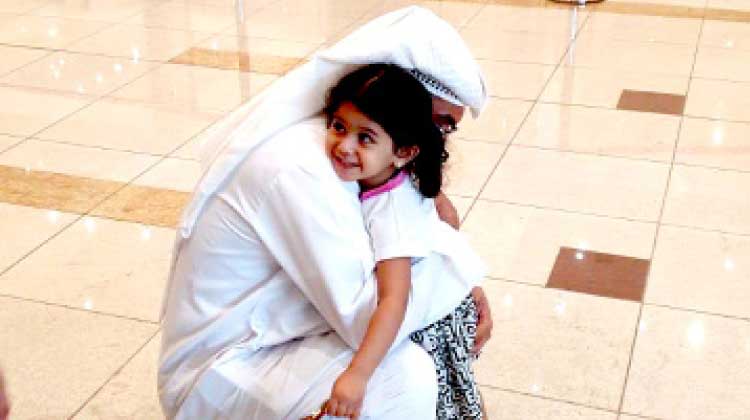 ഗാ​ലി​യ മാ​താ​പി​താ​ക്ക​ളെ ക​ണ്ടു, 50 ദി​ന​ങ്ങ​ൾ​ക്കു​ശേ​ഷം