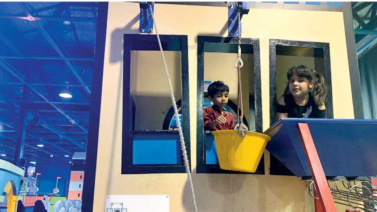 ഷാ​ർ​ജ ഡി​സ്ക​വ​റി സെ​ൻ​റ​റി​ലേ​ക്ക് കു​ട്ടി​ക​ളു​മാ​യി പോ​യി​ട്ടു​ണ്ടോ