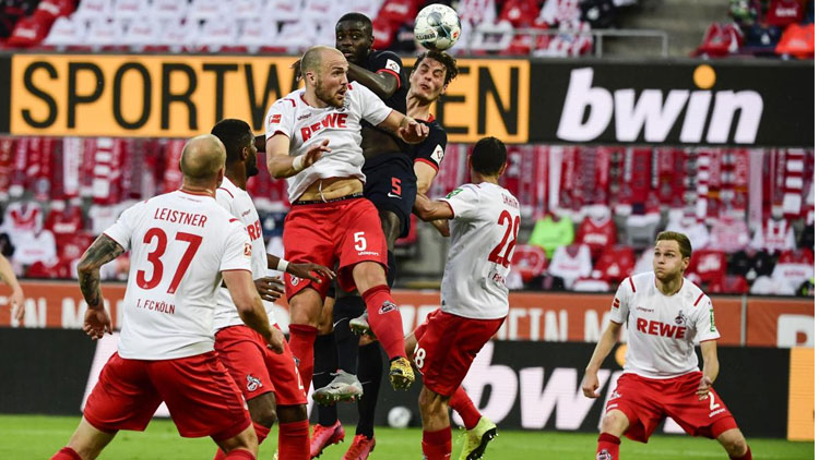 ചക്രക്കസേരയിൽ ജീവിതം തള്ളിനീക്കണമെന്ന്​ ഡോക്​ടർമാർ വിധിച്ചു; അവിശ്വസനീയമായി സീഷോസ്​ വീണ്ടും മൈതാനത്തിറങ്ങി