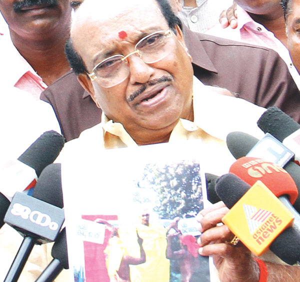 ആളിക്കത്തിക്കാന്‍ ബി.ജെ.പിയും എസ്.എന്‍.ഡി.പിയും; പ്രതിരോധമില്ലാതെ സി.പി.എം