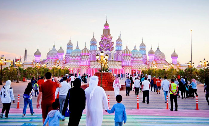 ആ​രാ​ധ​ക​ർ പി​ന്തു​ണ​ച്ചു; ഗ്ലോ​ബ​ൽ വി​ല്ലേ​ജ്​ അ​ട​ക്കു​ന്ന​ത്​ ഒ​രാ​ഴ്​​ച നീ​ട്ടി