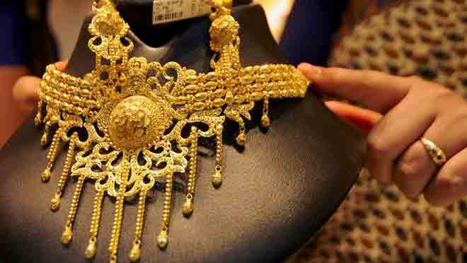 പവന് റെക്കോർഡ് വില -33800; അക്ഷയ തൃതീയ വ്യാപാരം മുടങ്ങിയേക്കും പവന് റെക്കോർഡ് വില -33800; അക്ഷയ തൃതീയ വ്യാപാരം മുടങ്ങിയേക്കും