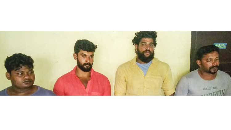 യുവാവിനെ ബോംബെറിഞ്ഞ ഗുണ്ടാസംഘം അറസ്റ്റിൽ യുവാവിനെ ബോംബെറിഞ്ഞ ഗുണ്ടാസംഘം അറസ്റ്റിൽ