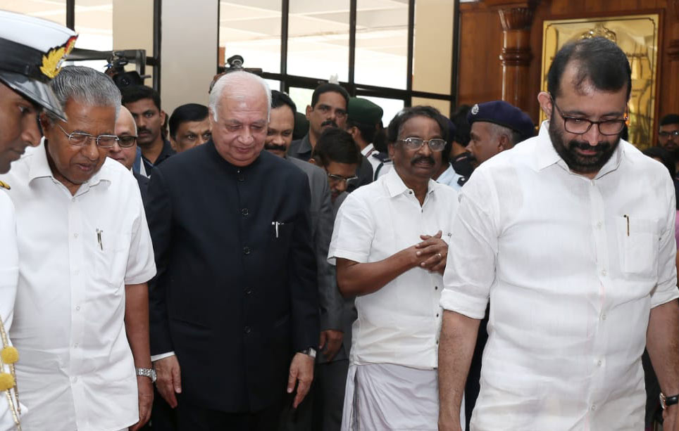 സർക്കാരിൻെറ ആശങ്കകൾ പറഞ്ഞേ പറ്റൂ; മുഖ്യമന്ത്രി ഗവർണർക്കയച്ച കത്ത് പുറത്ത്