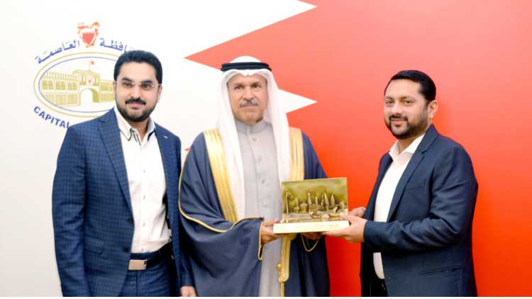 ദേ​ശീ​യ​ദി​ന ദീ​പാ​ല​ങ്കാ​രം: ശി​ഫ​ക്ക് ആ​ദ​രം