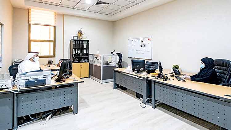 ദു​ബൈ​യി​ൽ സ​ർ​ക്കാ​ർ ഒാ​ഫി​സു​ക​ളും ഉ​ണ​രു​ന്നു