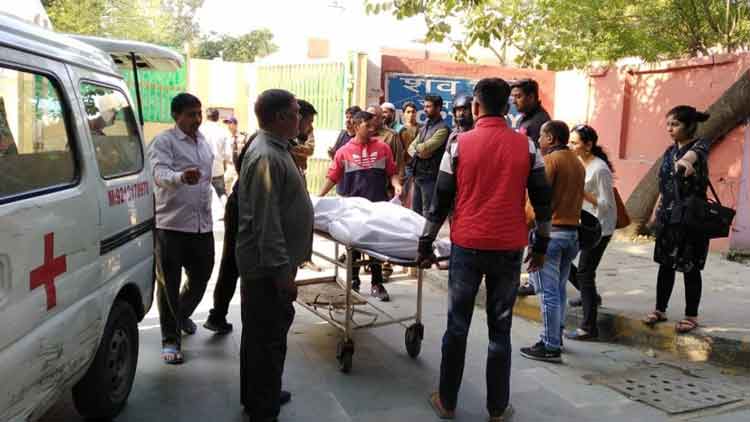 വെടിയേറ്റവർ, രക്​തത്തിൽ കുളിച്ചവർ... ജി.ടി.ബി ആശുപ​ത്രിയിൽ ഹൃദയം നുറുങ്ങും കാഴ്​ചകൾ