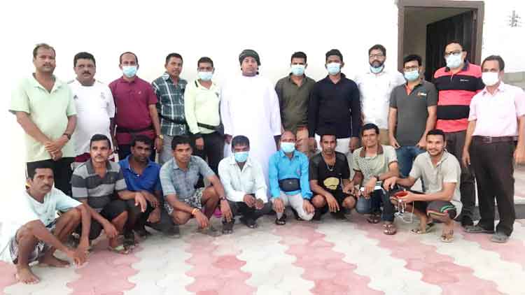 ലോ​ക്​​ഡൗ​ണി​ൽ കു​ടു​ങ്ങി​യ ഗു​ജ​റാ​ത്ത്​ സ്വ​ദേ​ശി​ക​ൾ നാ​ട​ണ​ഞ്ഞു