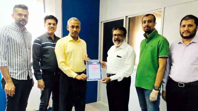 മി​ഷ​ൻ വി​ങ്​​സ്​ ഒാ​ഫ്​ കം​പാ​ഷ​ൻ: ടി​ക്ക​റ്റ്​ വി​ത​ര​ണം റി​യാ​ദ്​​ത​ല ഉ​ദ്​​ഘാ​ട​നം