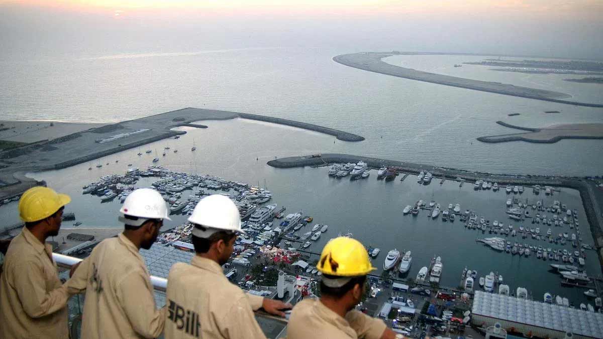 നിലക്കുമോ അക്കരെനിന്നുള്ള പണമൊഴുക്ക്? നിലക്കുമോ അക്കരെനിന്നുള്ള പണമൊഴുക്ക്?