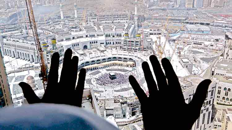 കോ​വി​ഡ്​ ഭീ​തി; ഉം​റ തീ​ർ​ഥാ​ട​നം താ​ൽ​ക്കാ​ലി​ക​മാ​യി നി​ർ​ത്തി