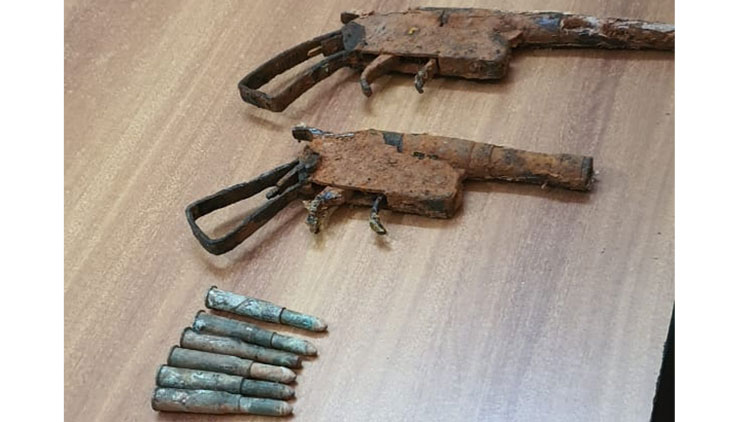 തളങ്കരയിൽ രണ്ട് തോക്കും തിരകളും കണ്ടെത്തി