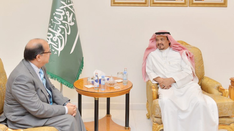 ഇ​ന്ത്യ​ൻ അം​ബാ​സ​ഡ​ർ ഹ​ജ്ജ്​ മ​ന്ത്രി​യു​മാ​യി  കൂ​ടി​ക്കാ​ഴ്​​ച ന​ട​ത്തി