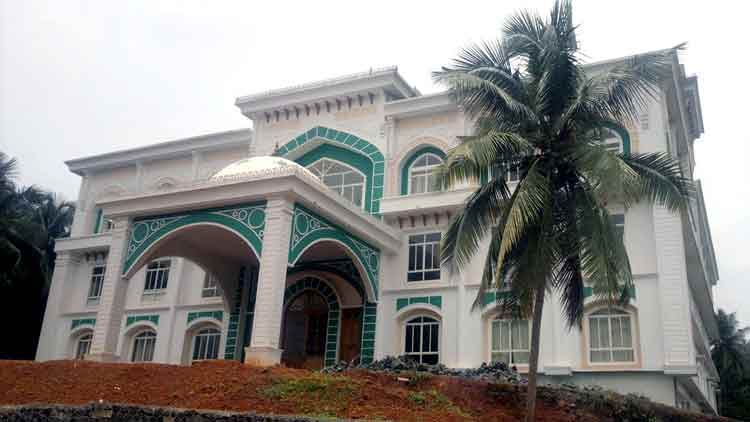 ഹജ്ജ് ഹൗസ്​ 320 കിടക്കകളുള്ള കോവിഡ് ഫസ്​റ്റ്​ ലൈന്‍ ചികിത്സ കേന്ദ്രമാക്കി 