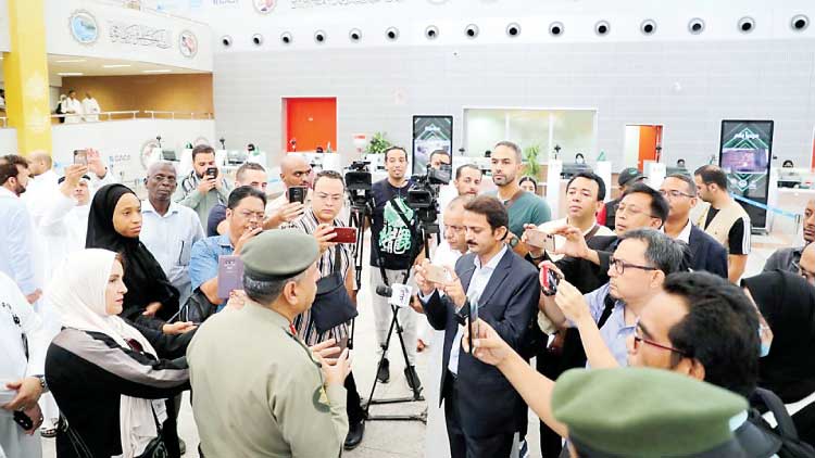 വി​ദേ​ശ മാ​ധ്യ​മ​പ്ര​വ​ർ​ത്ത​ക​ർ ഹ​ജ്ജ്​ ടെ​ർ​മി​ന​ൽ സ​ന്ദ​ർ​ശി​ച്ചു