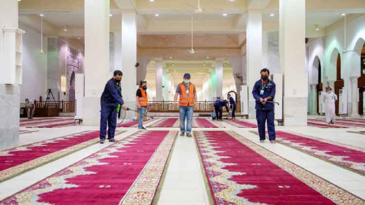 ഹ​ജ്ജ്: ന​മി​റ പ​ള്ളി അ​ണു​മു​ക്ത​മാ​ക്കി