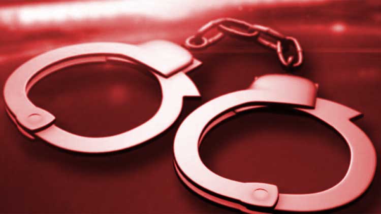 സഹായിച്ചോളൂ, പക്ഷേ, പാമ്പിനെയെടുത്ത്​ കഴുത്തിലിടരുത്