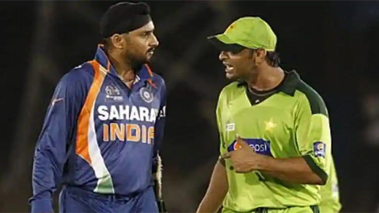 harbhajan-and-akthar-16-05-2020.jpg