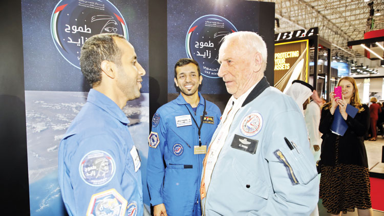 മ​ന്ദ​ഹാ​സം തൂ​കി ഹ​സ്സ; വി​ന​യ​പൂ​ർ​വം ന​യാ​ദി