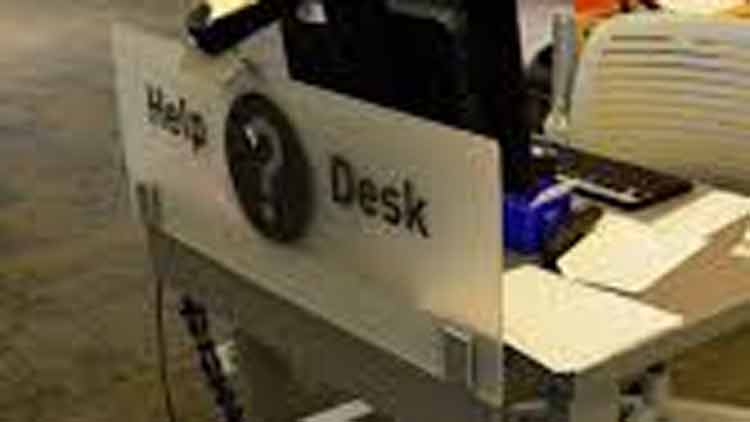 ഹെ​ൽ​പ് ഡെ​സ്​​ക്കു​ക​ൾ സ​ജീ​വം; സ​ഹാ​യ​ങ്ങ​ൾ ഒ​ഴു​കു​ന്നു