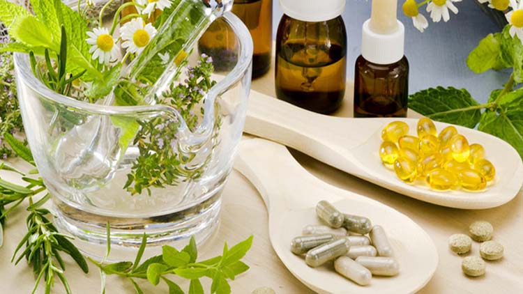 വ്യാ​ജ പ​ച്ച​മ​രു​ന്നു​ക​ളു​ടെ വി​ൽ​പ​ന: ആ​രോ​ഗ്യ മ​ന്ത്രാ​ല​യം മു​ന്ന​റി​യി​പ്പ്​ ന​ൽ​കി